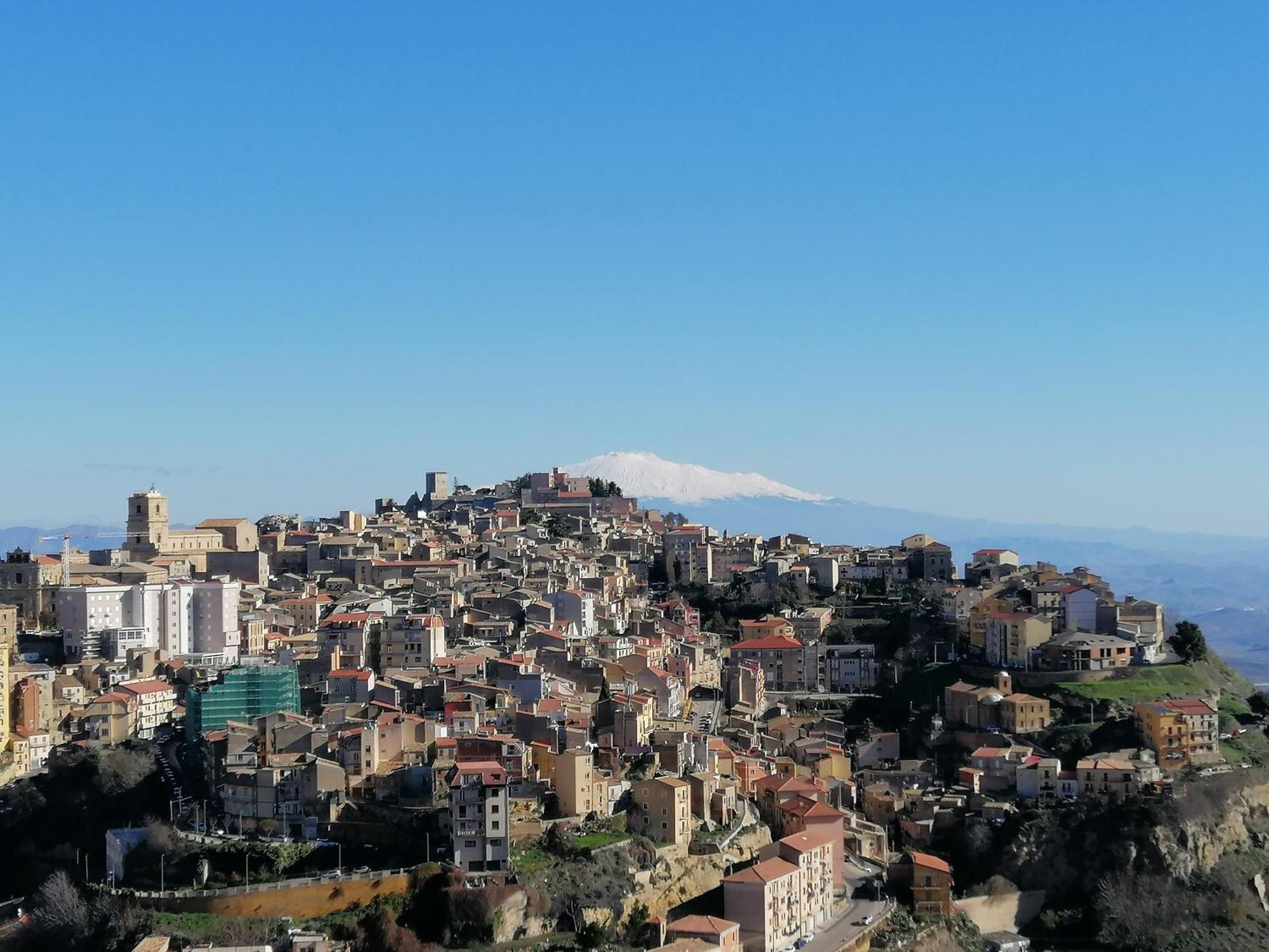 Appartamento Primo Piano Enna Esterno foto